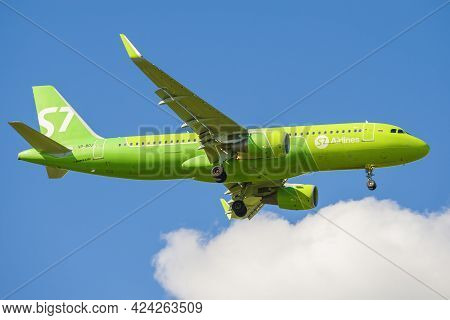 Saint Petersburg, Russia - May 29, 2021: Airbus A320-214 (vp-boj) Of S7 Airlines Before Landing On T