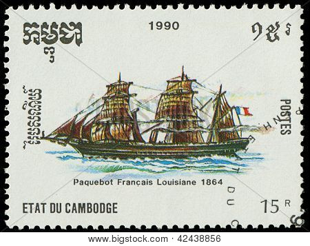 Camboya - alrededor de 1990: Un sello impreso en Camboya muestra imagen de un antiguo velero alrededor de 1990