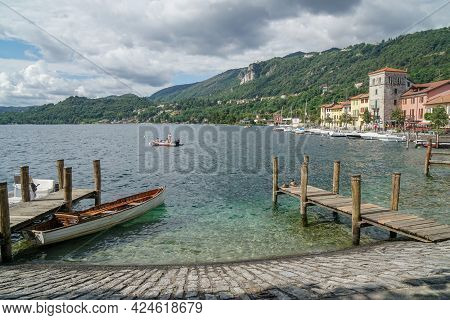 Pella - 07/12/2020: View Of Pella And The Lake With Piers