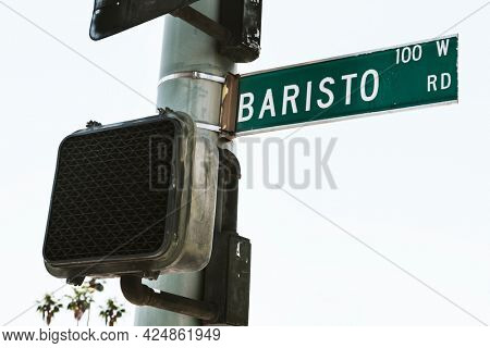 Baristo road green street sign