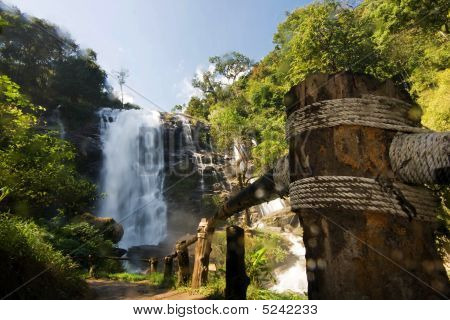 Wasserfall bei Doi Intanon,