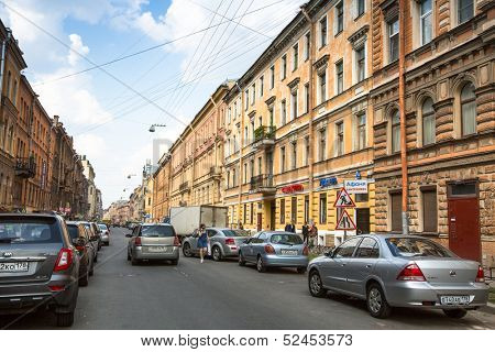 ST.PETERSBURG, RUSSIA - JUN 26: One of the streets in historical center, Jun 26, 2013, SPb, Russia. Petersburg ranked 10th place among the most visited tourist cities in Europe (20th in the world)