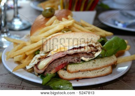 'Chivito', traditionelles uruguayischer sandwich