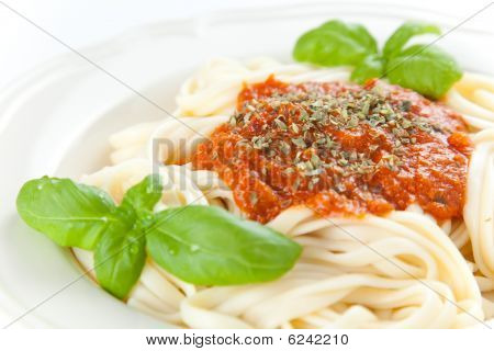 Ev yapımı Bolognese makarna