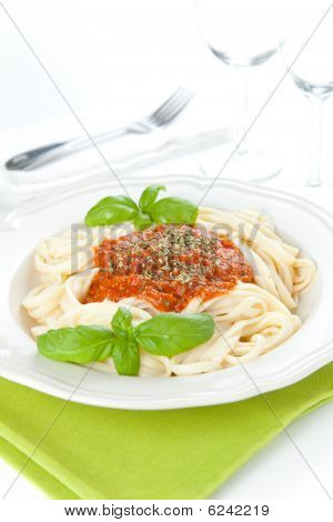 Ev yapımı Bolognese makarna