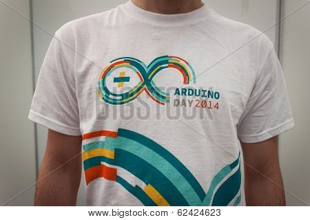 Arduino T-shirt At Robot And Makers Show