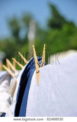 clothes pin on clothes line