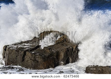 Splashing Wave
