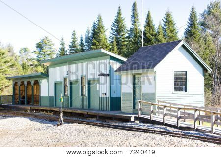 Wiscasset Waterville & Farmington Railway