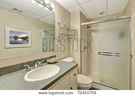 Bathroom Vanity Cabinet With Granite Top And Desinged Sink