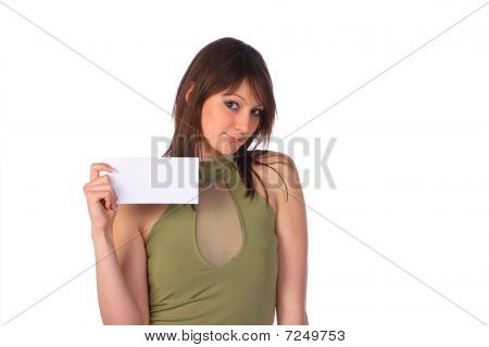 Mulher muito sorridente, segurando um Nota-cartão em branco, isolado no branco