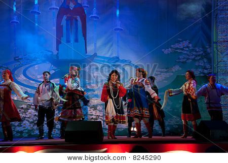 Nadezhda Babkina และทีมงาน