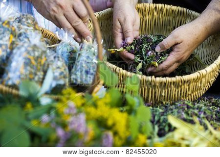 Homegrown Dry Herbs