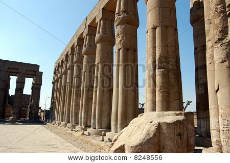 Sloupce, Luxor chrám