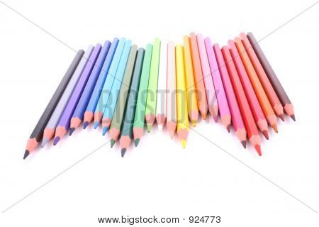 ดินสอสีมีสีสันสวยงาม