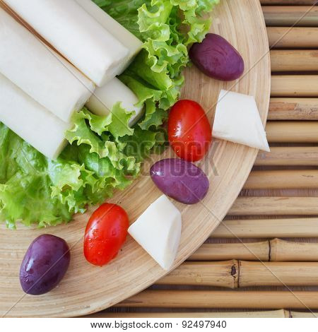 Heart of palm (palmito) with cherry tomato