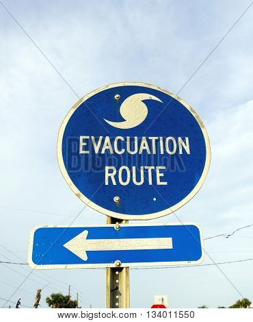 streetsign emergency route in eastpoint under cloudy sky