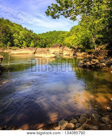 Scenic view of Cumberland River in Daniel Boone National Forest in Southern Kentucky