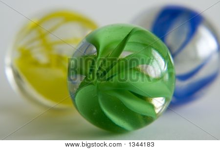 Trois billes