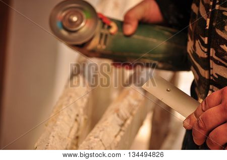 Work around the house with a circular saw machine