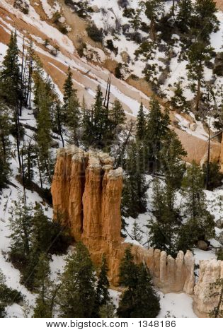 Uvnitř Bryce Canyon v zimě