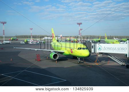 MOSCOW, RUSSIA - APRIL 30, 2016: The Airbus A319-100 (VP-BHP) S7 Airlines (