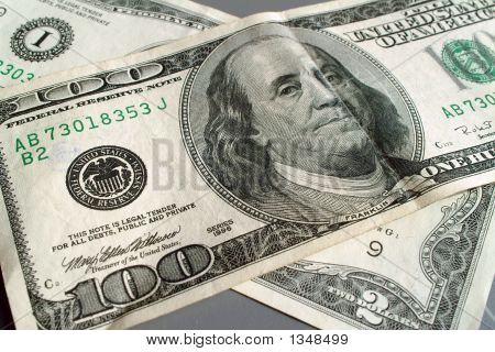 2 Et les billets de 100 dollars
