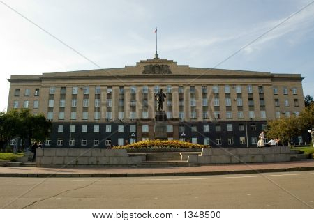  Bürogebäude