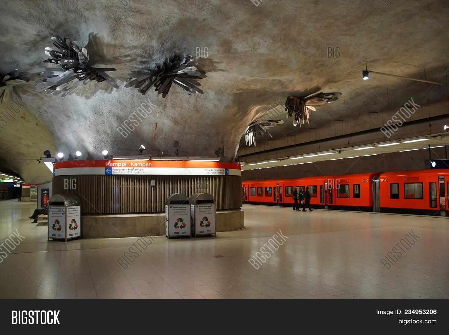 Niittykumpu metro station in The Greater-Helsinki region, Finland [OC ...
