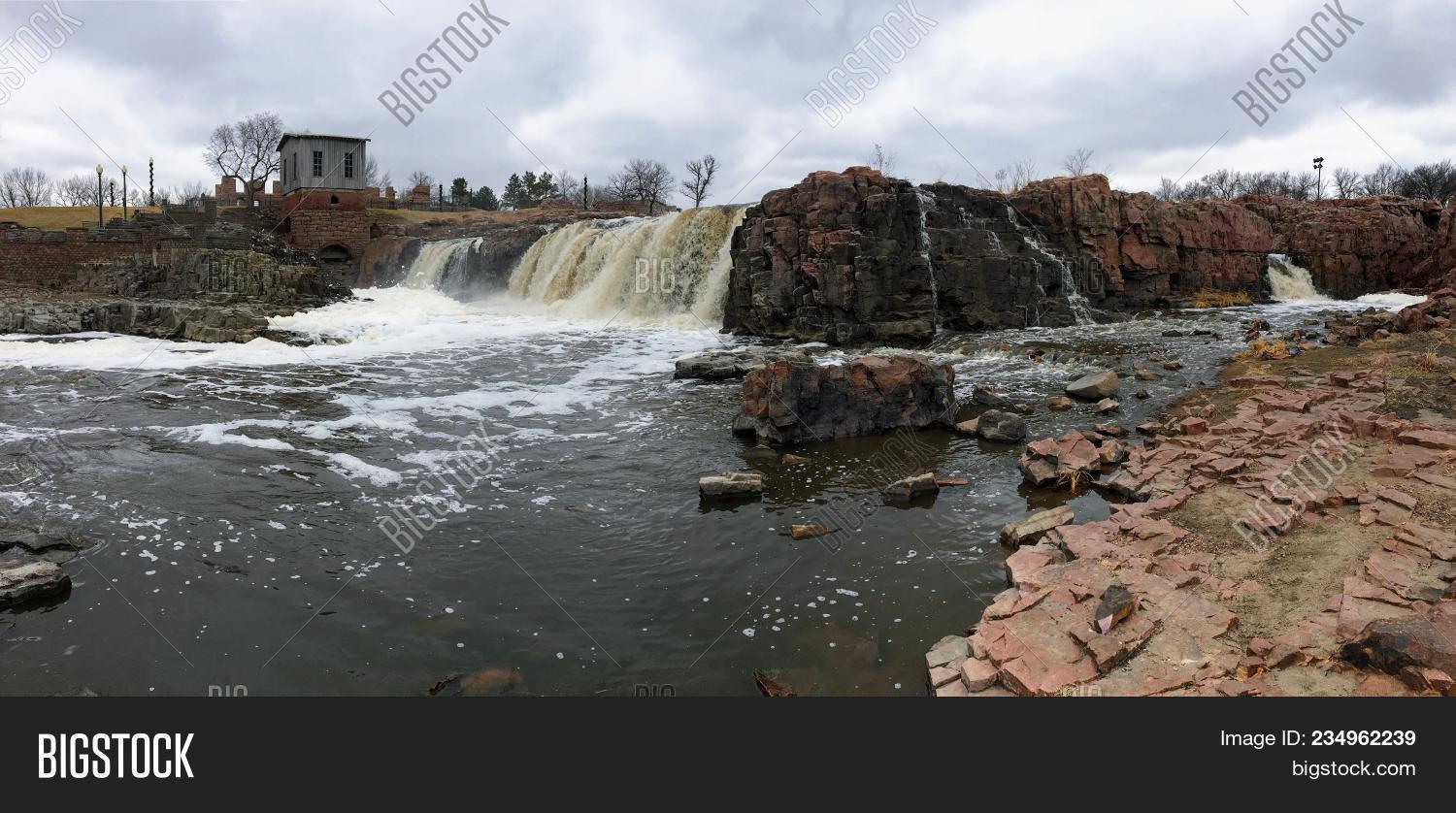 Big Sioux River Flows Image & Photo (Free Trial) Bigstock