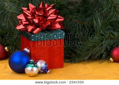 Bolas de Natal e presentes
