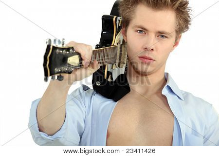 Man met elektrische gitaar