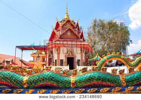 Pavilion in Pulau Tikus, thai Buddhist temple (Wat Chayamangkalaram), Georgetown, Penang island, Malaysia