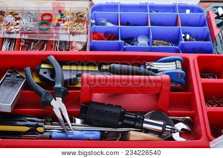 Tool Box Set Containing A Hammer, Pliers, Screwdriver, Removable Screwdriver Heads And Other Equipme