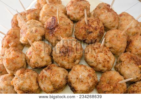 Meatball Appetizers With Toothpicks On The Side