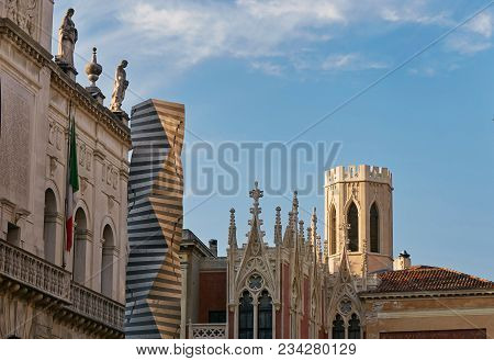 Padova, Italy - August 24, 2017: Town Hall. In The Foreground A Statue By Park Eun Sun, Temporary Ar