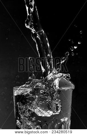 Water Splash Horizont Square Pure Water Flow
