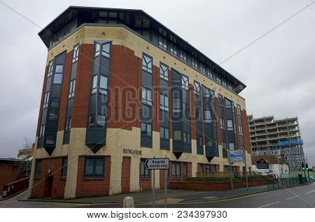 Bracknell, England - April 03, 2018: The Ringside Building In Bracknell, England Is A Former Office 