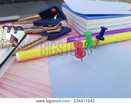 Pushpin Notepad Keys Office Stationery, Writing, Laptop, Pink Wooden, Colored Paper, Keys