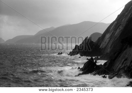 Dramatiske Cliff og Sea Scape Irland
