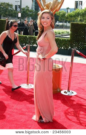 LOS ANGELES - 10 settembre: Jennette McCurdy arrivando a creativi Primetime Emmy Awards arrivi a 