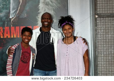 LOS ANGELES - APR 4:  Isaiah Crews, Terry Crews, Wynfrey Crews at the 