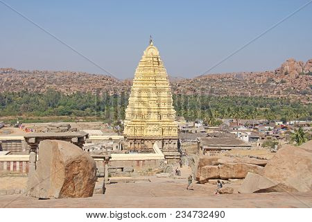 Large Big Stones Boulders In Hampi.  Hemakuta Hill And Virupaksha Temle. Karnataka, India.