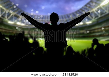 Menge am Stadion