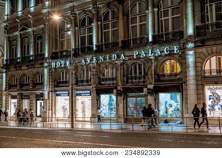 Lisbon - April 01 , 2018 :  Hotel At Night In Restauradores Square In Lisbon. Restauradores Square