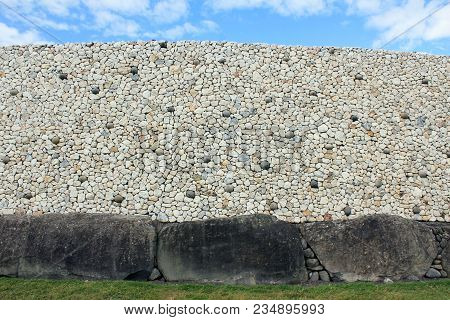 Newgrange And Knowth