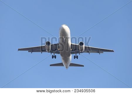 Airplane Approach To Landing