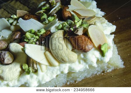 Madlooga, Arabic Sweets For Ramadan And Eid