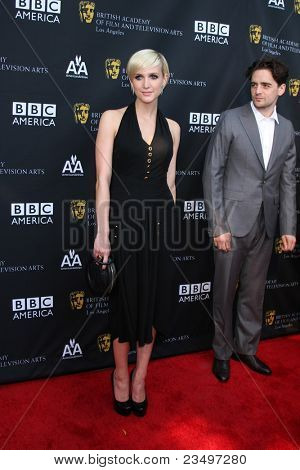 LOS ANGELES - SEP 17: Ashlee Simpson ankommer på den niende årlige BAFTA Los Angeles TV Tea Party. på L