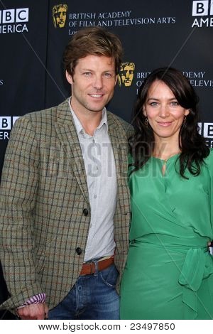 LOS ANGELES - SEP 17: Jamie Bamber přijíždí na 9. roční BAFTA Los Angeles TV Tea Party. na L'E